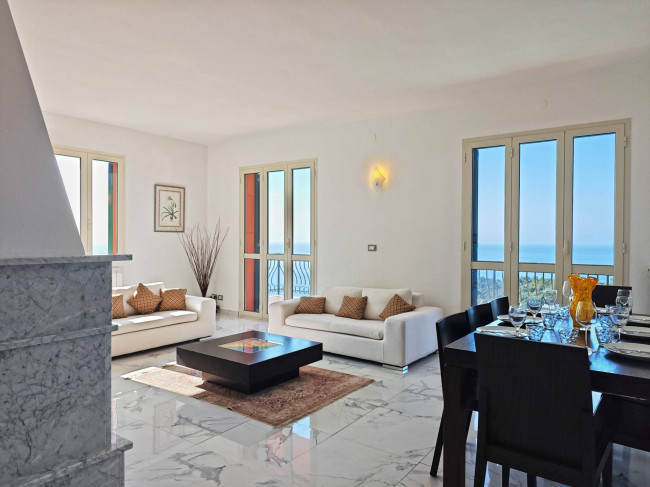 Villa for sale in Camporosso