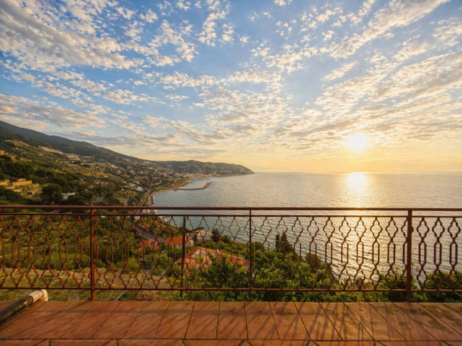 Appartamento in vendita a Bordighera