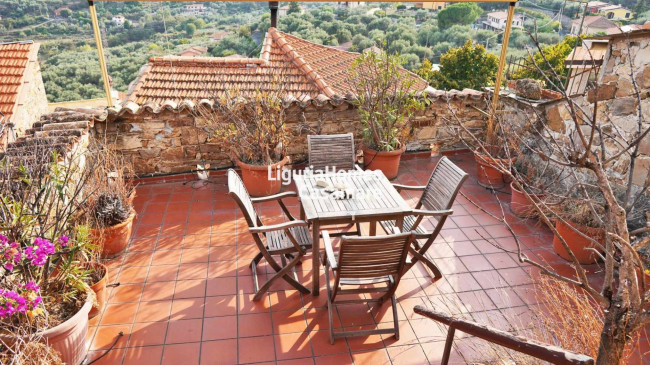 Town House for sale in Imperia