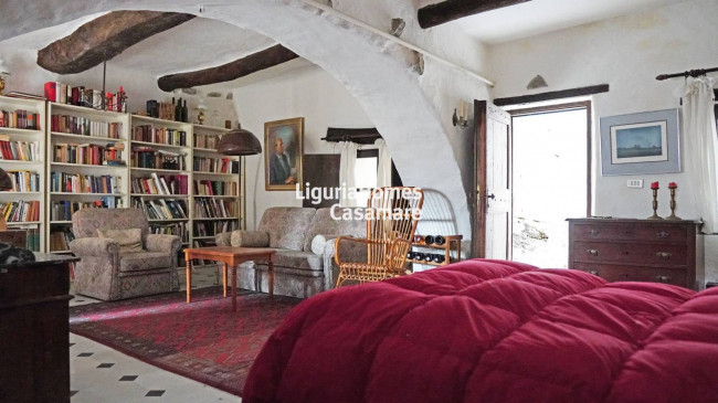 Town House for sale in Imperia