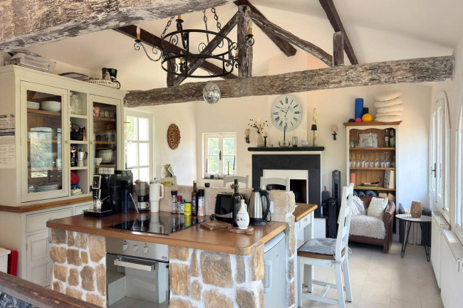 Casa di paese in vendita a Montalto Carpasio