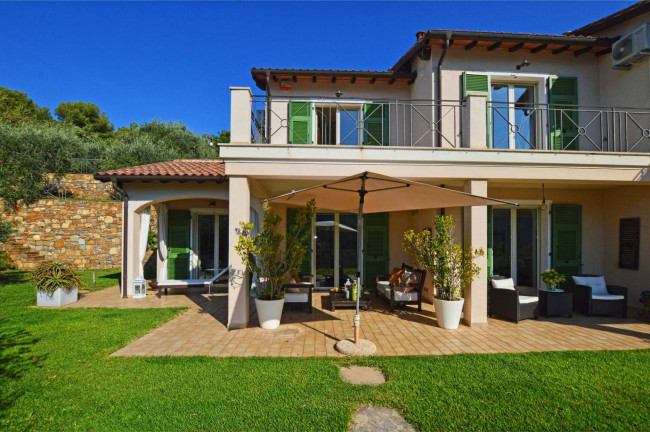 Villa in vendita a Vallebona