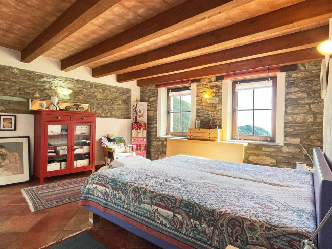 Villa in vendita a Rezzo
