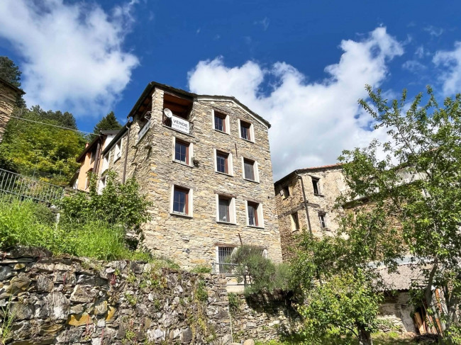 Villa in vendita a Rezzo