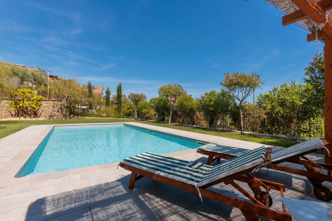 Villa for sale in Imperia