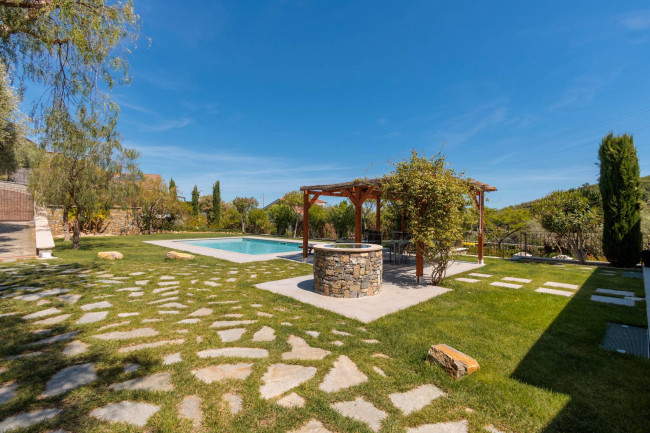 Villa for sale in Imperia