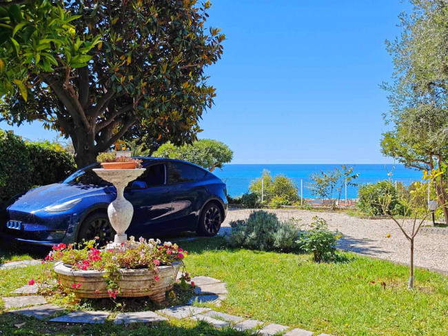 Квартира в продажа в Bordighera