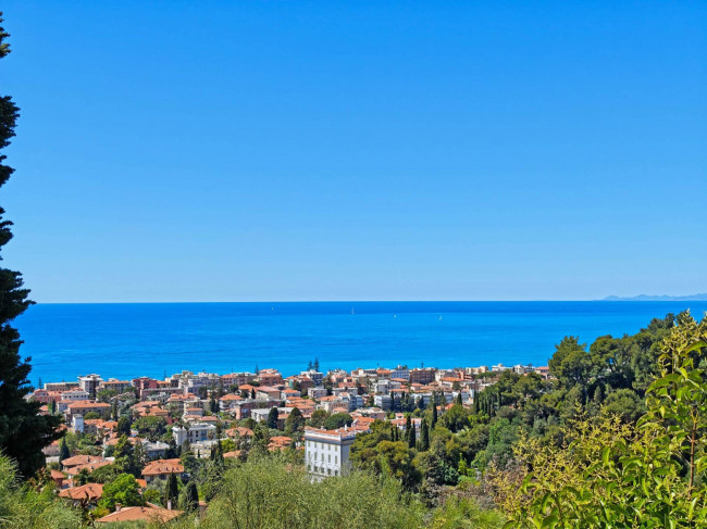 Квартира в продажа в Bordighera