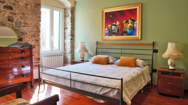 Casa di paese in vendita a Pietrabruna