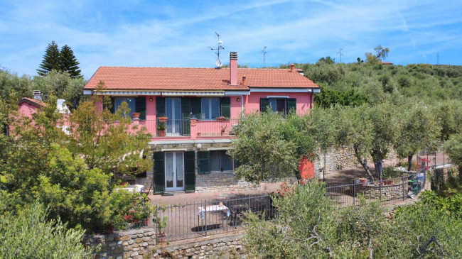 Villa in vendita a Imperia