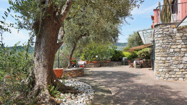 Villa in vendita a Imperia
