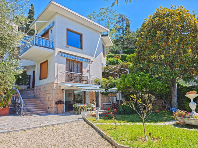 Квартира в продажа в Bordighera