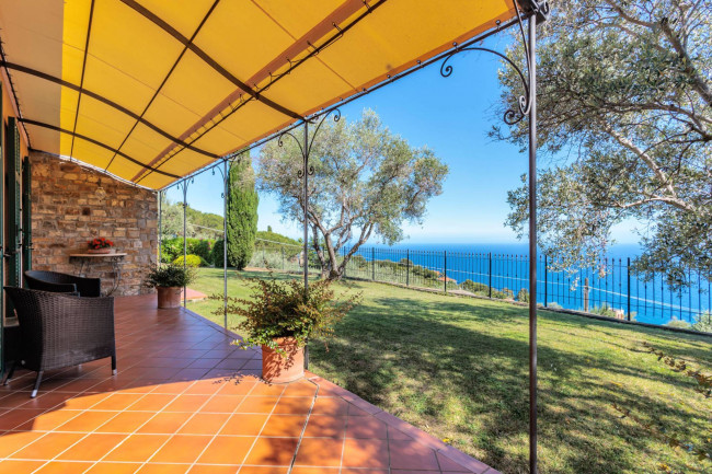 Villa in vendita a Cipressa