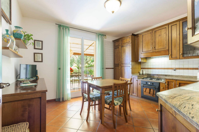 Villa in vendita a Cipressa