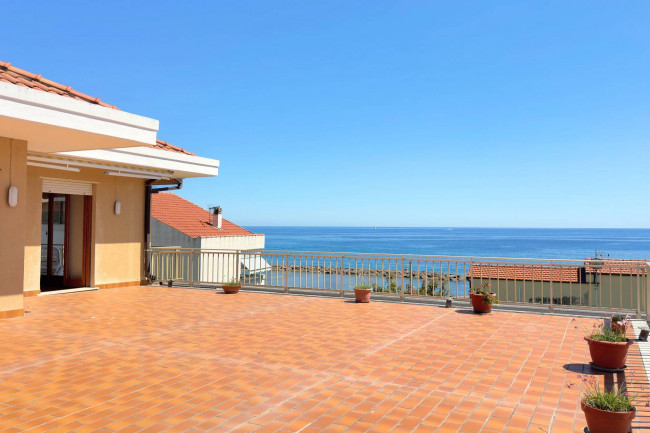 Appartamento in vendita a Santo Stefano al Mare