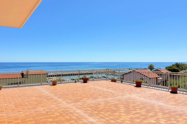 Appartamento in vendita a Santo Stefano al Mare
