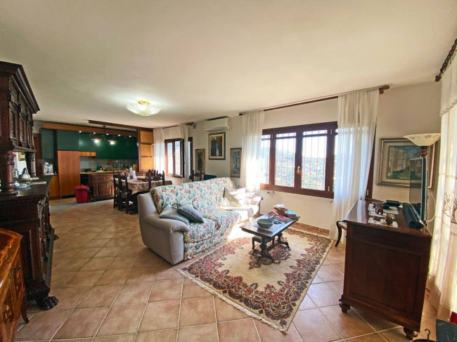 Villa for sale in Bordighera