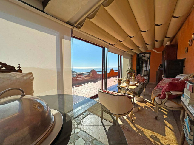 Villa for sale in Bordighera