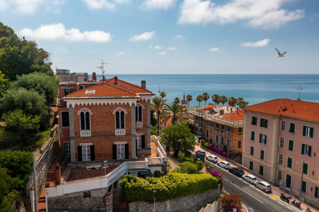 Appartamento in vendita a Imperia