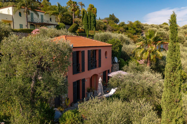 Villa in vendita a Dolcedo