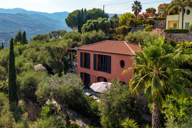 Villa in vendita a Dolcedo