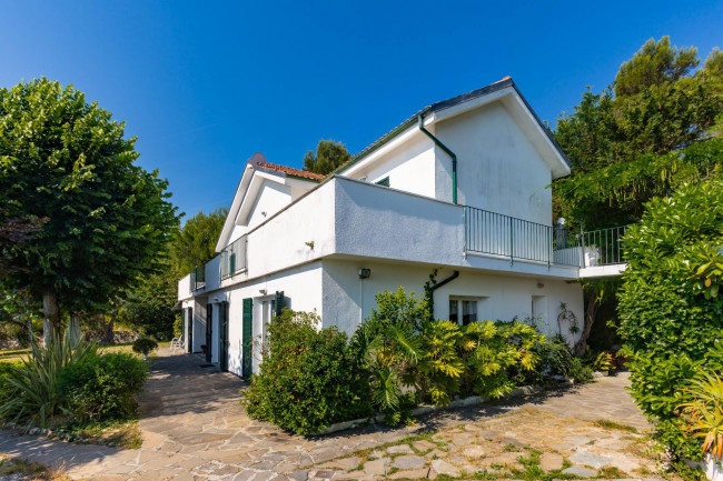 Villa in vendita a Imperia