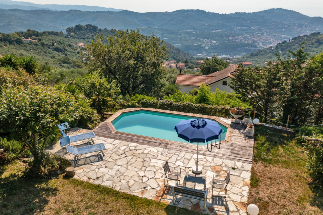 Villa in vendita a Imperia