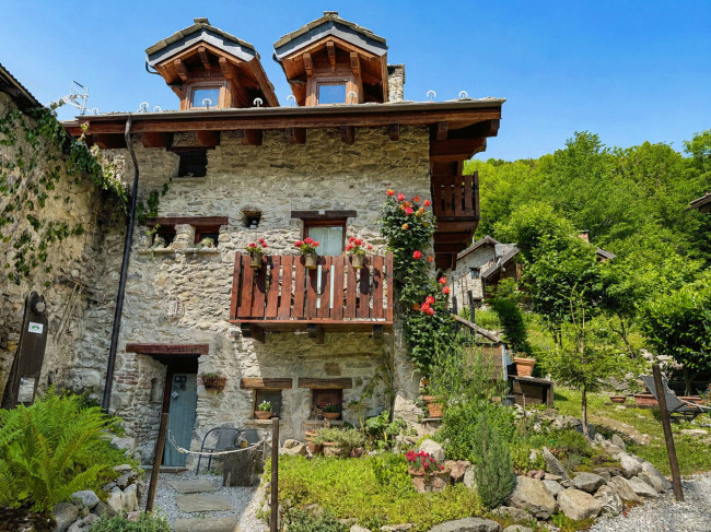 Casa di paese in vendita a Limone Piemonte
