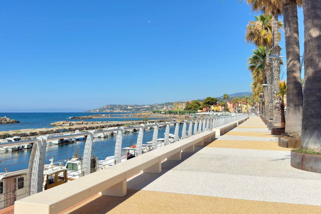 Appartamento in vendita a Riva Ligure
