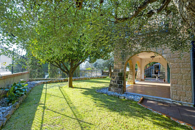 Villa in vendita a Pietra Ligure