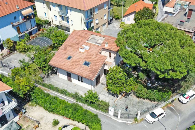 Villa for sale in Loano