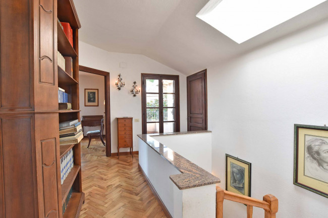 Villa for sale in Loano