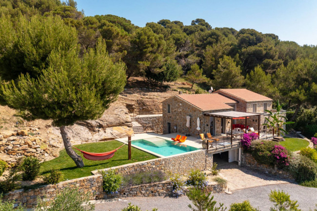 Villa in vendita a Cipressa