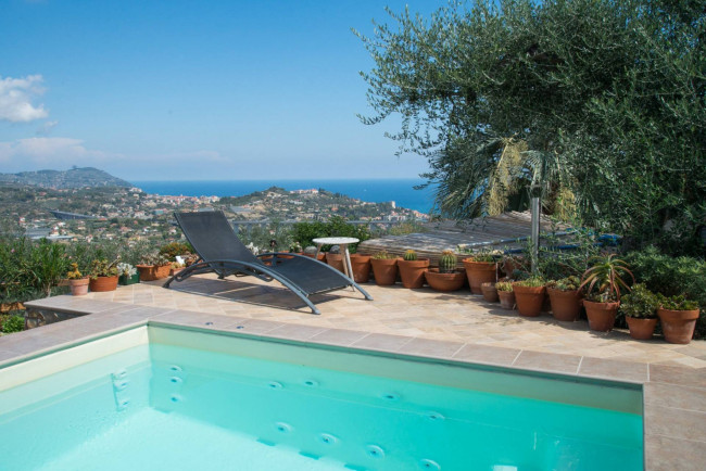 Villa in vendita a Imperia
