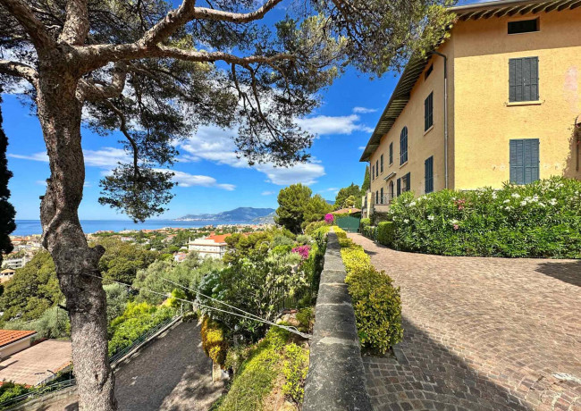 Appartamento in vendita a Bordighera