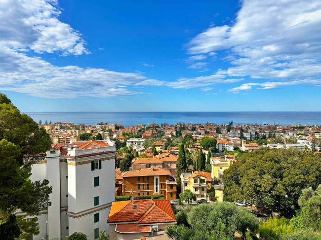 Appartamento in vendita a Bordighera