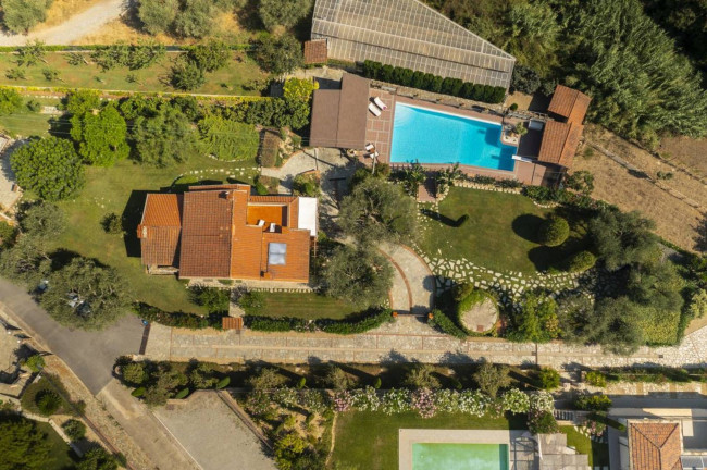 Villa for sale in Imperia