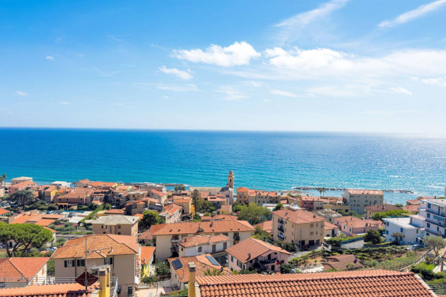 Appartamento in vendita a Santo Stefano al Mare