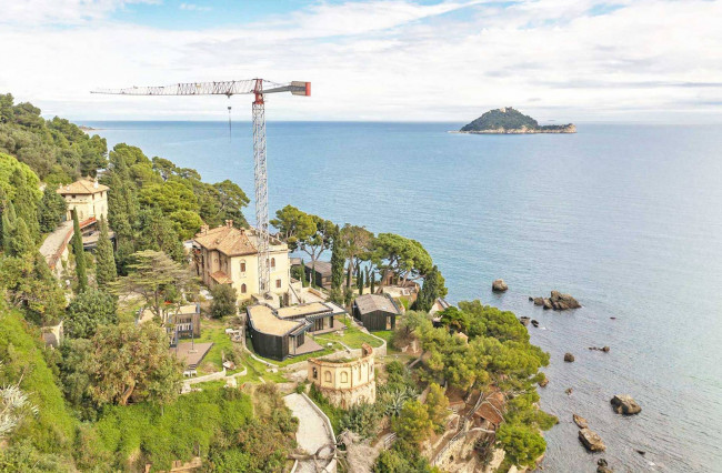 Villa for sale in Alassio