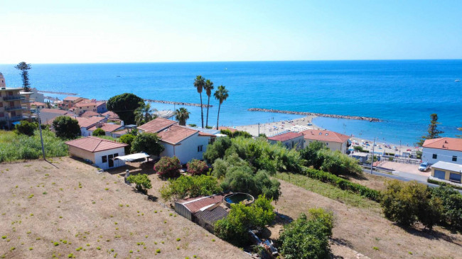 Villa in vendita a Santo Stefano al Mare