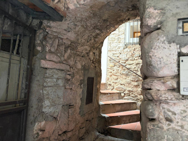 Appartamento in vendita a Dolceacqua