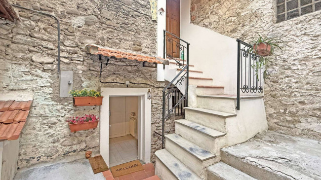 Appartamento in vendita a Dolceacqua