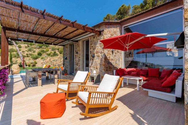 Villa for sale in Cipressa
