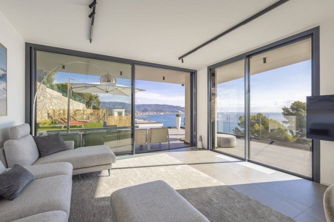 Villa for sale in Diano Marina