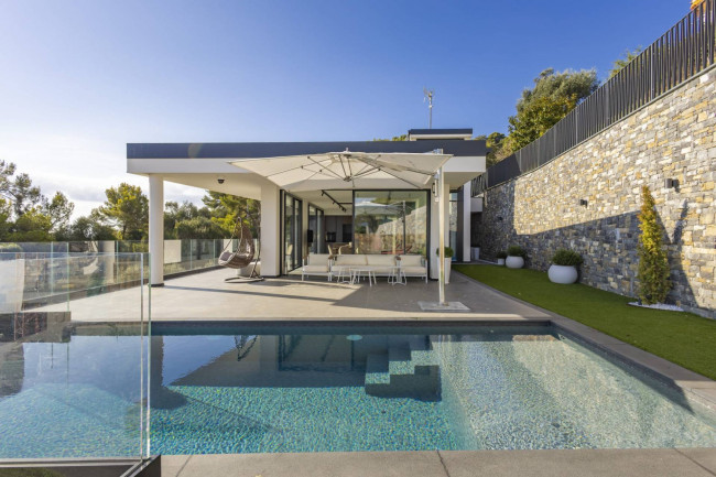 Villa for sale in Diano Marina