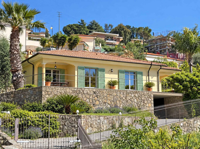 Вилла в продажа в Bordighera