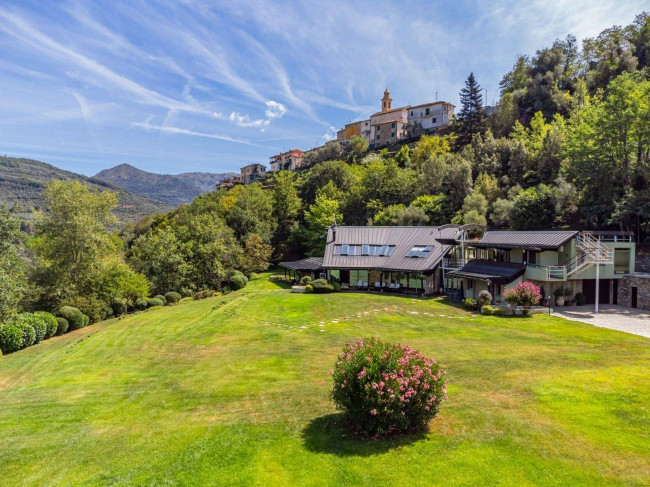 Villa in vendita a Borgomaro