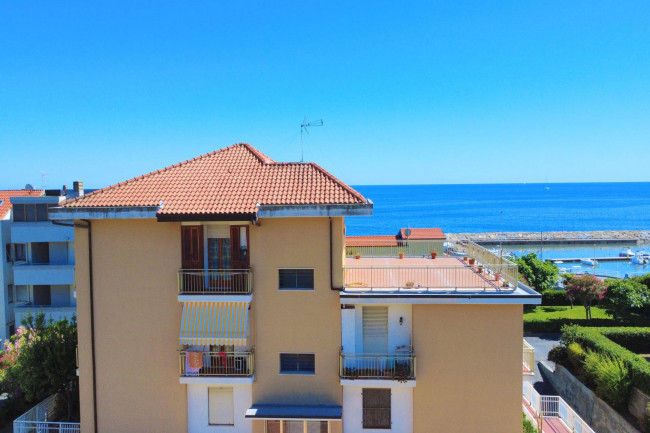 Apartment for sale in Santo Stefano al Mare