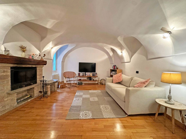 Casa di paese in vendita a Dolceacqua