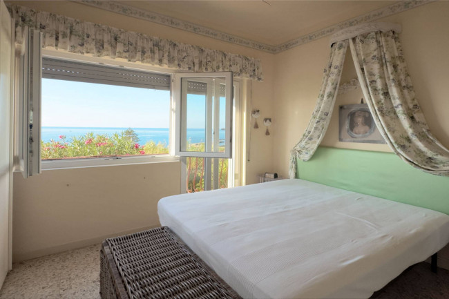 Villa for sale in Santo Stefano al Mare